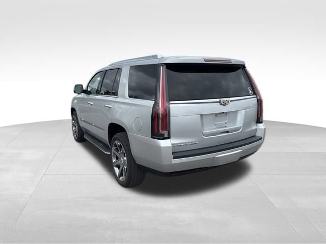 2016 Cadillac Escalade Luxury photo 2