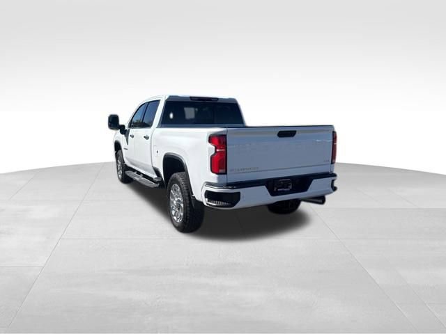 2024 Chevrolet Silverado 3500HD LTZ photo 3