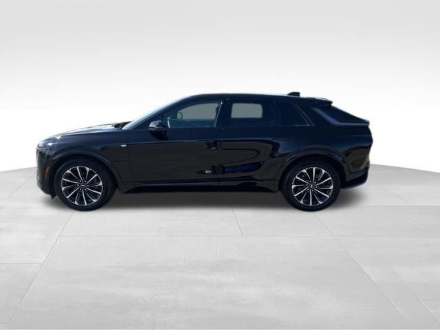 2025 Cadillac Lyriq Sport photo 2