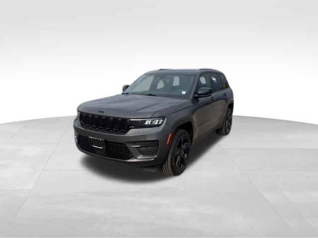 2025 Jeep Grand Cherokee Altitude's photo