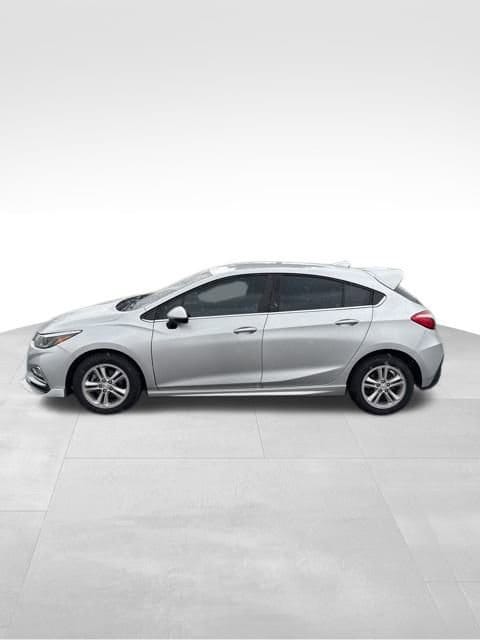 Used 2018 Chevrolet Cruze LT with VIN 3G1BD6SM5JS523906 for sale in Canandaigua, NY