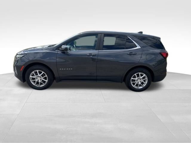 2022 Chevrolet Equinox LT photo 2