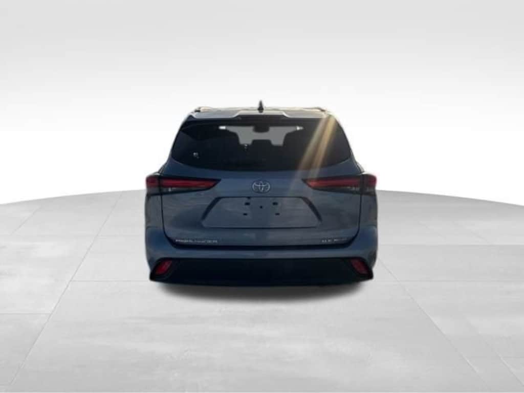 Used 2022 Toyota Highlander XLE SUV