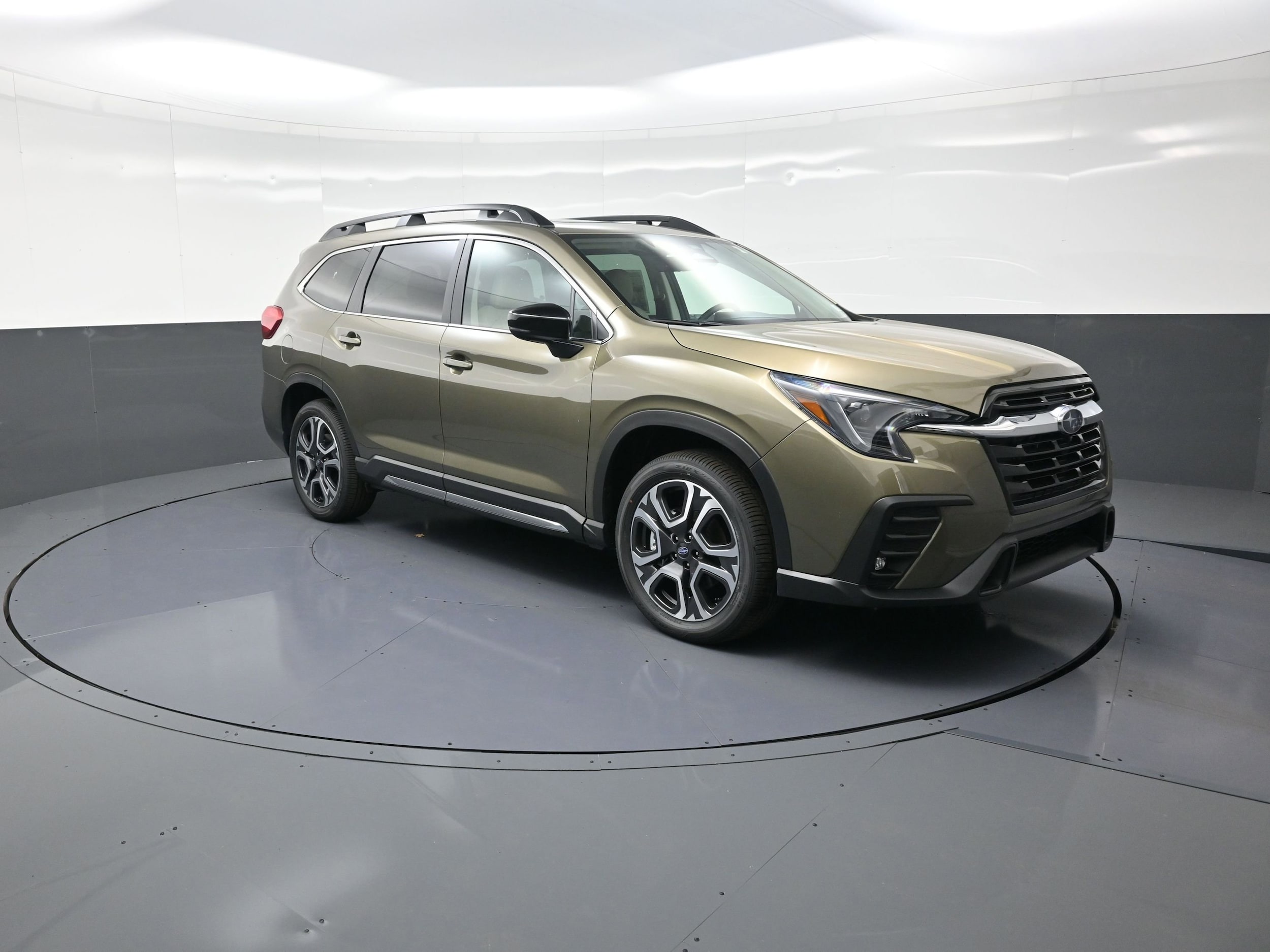 2025 Subaru Ascent Limited's photo