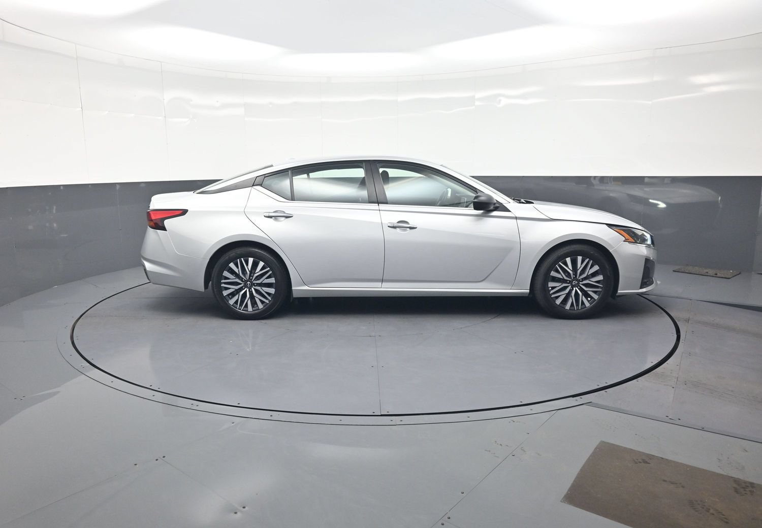 Used 2024 Nissan Altima SV with VIN 1N4BL4DV5RN412109 for sale in Webster, NY