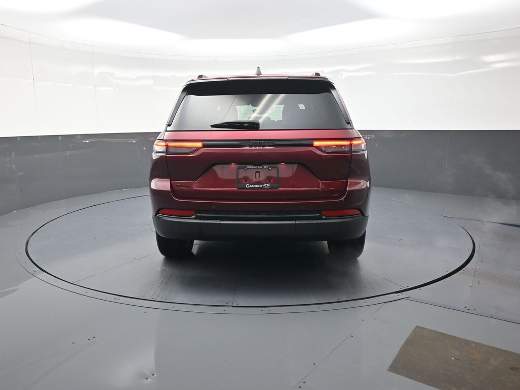 Used 2023 Jeep Grand Cherokee Altitude SUV