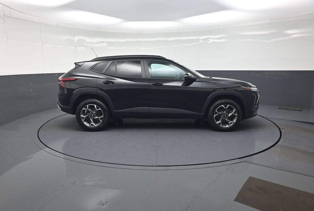 Used 2024 Chevrolet Trax LT SUV