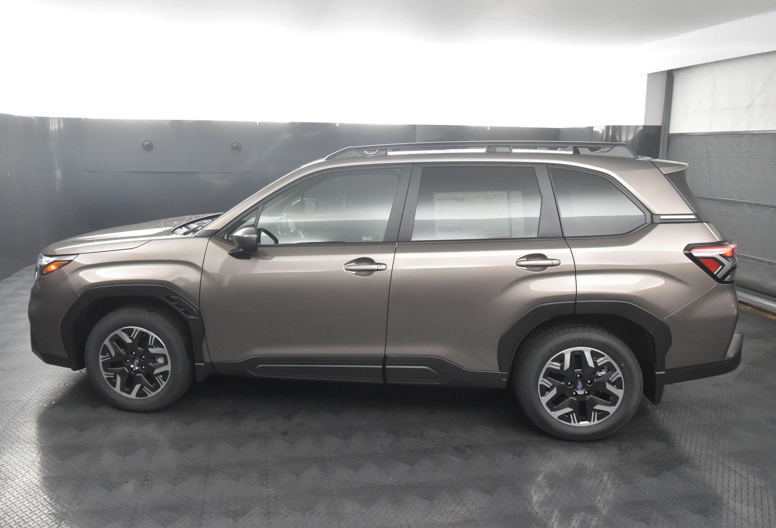 2025 Subaru Forester Premium photo 3