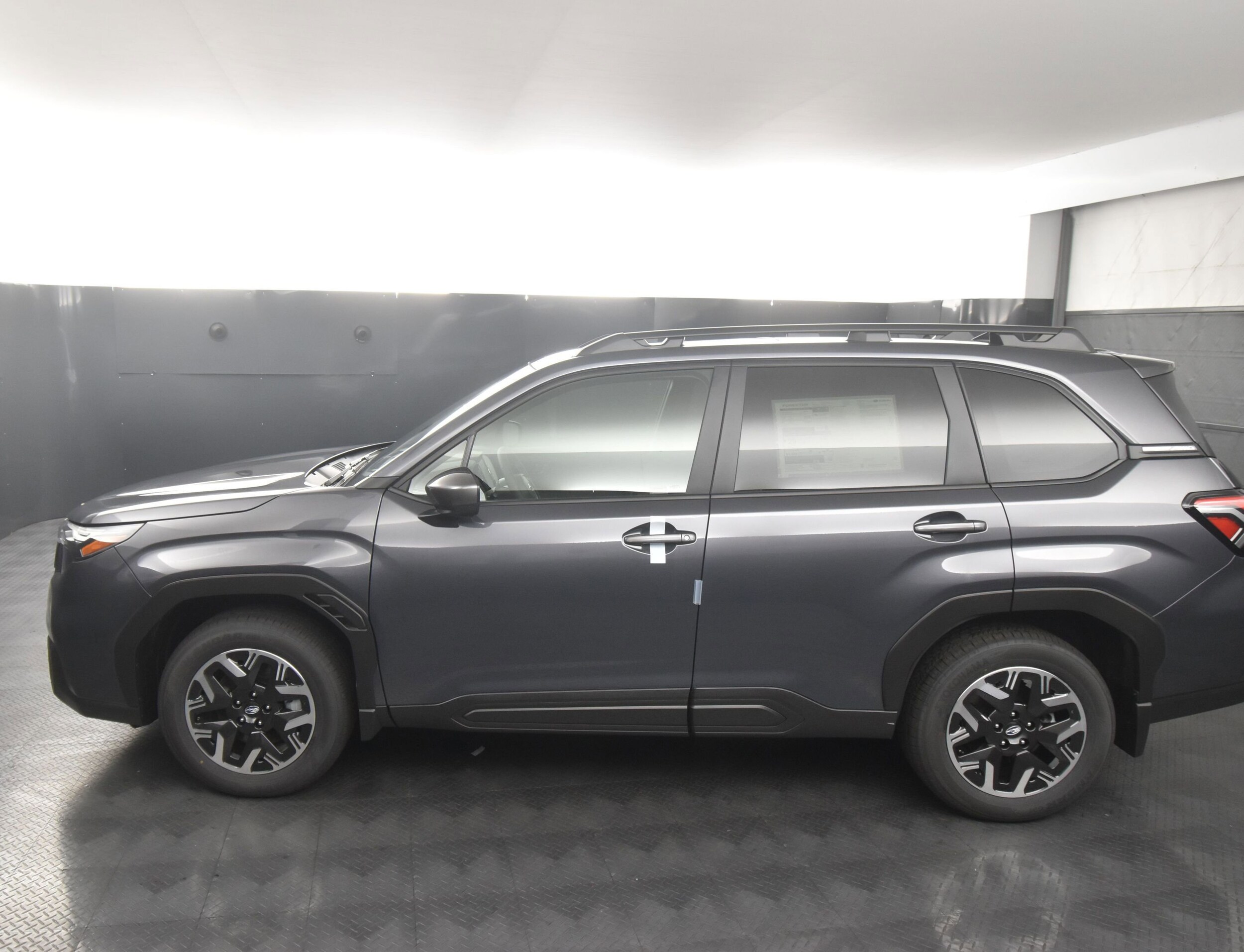 2025 Subaru Forester Premium photo 2