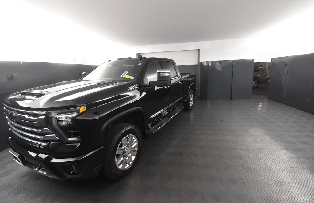 Used 2025 Chevrolet Silverado 2500HD High Country Truck Crew Cab