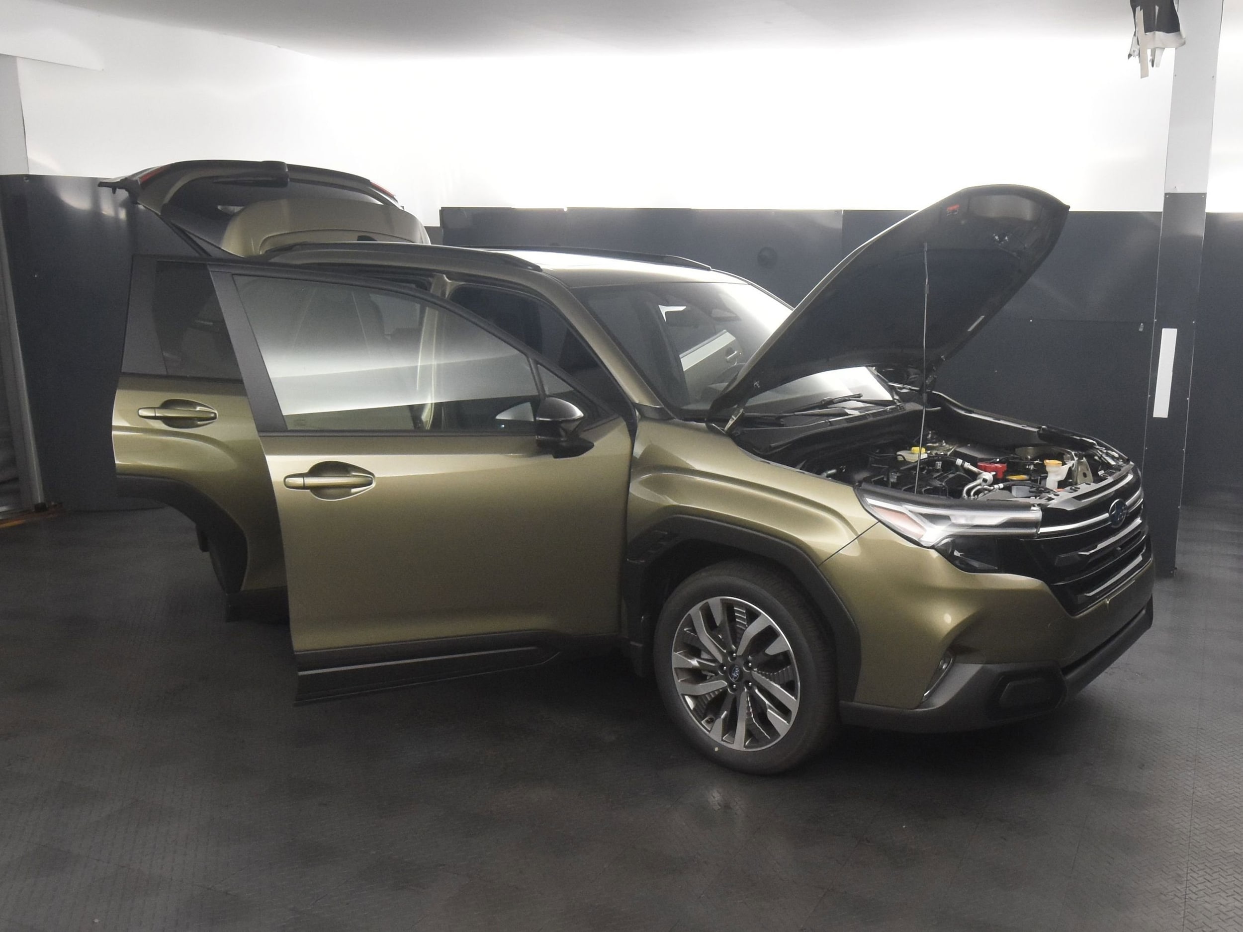2025 Subaru Forester Touring - Photo 38