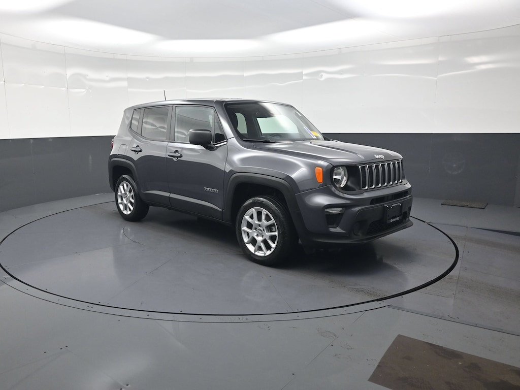 Used 2023 Jeep Renegade Latitude SUV