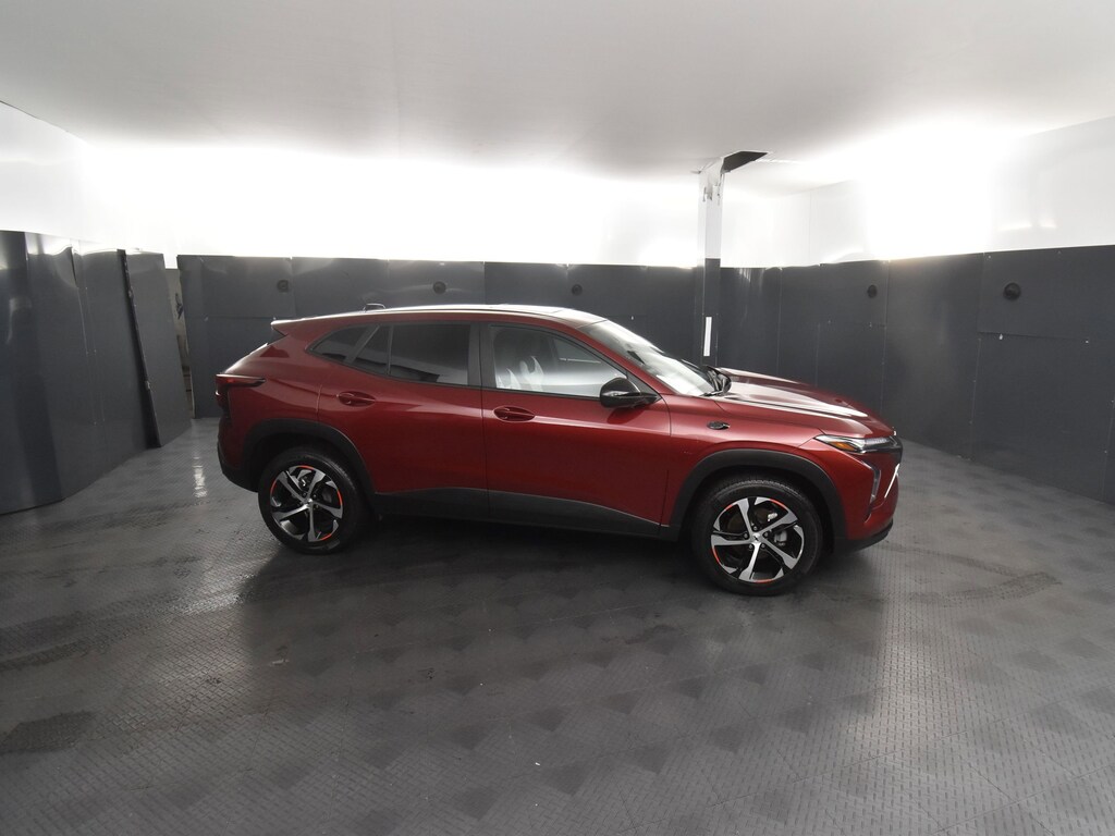 Used 2025 Chevrolet Trax 1RS SUV