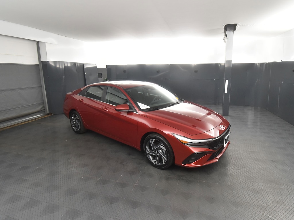 Used 2025 Hyundai Elantra SEL Convenience Sedan