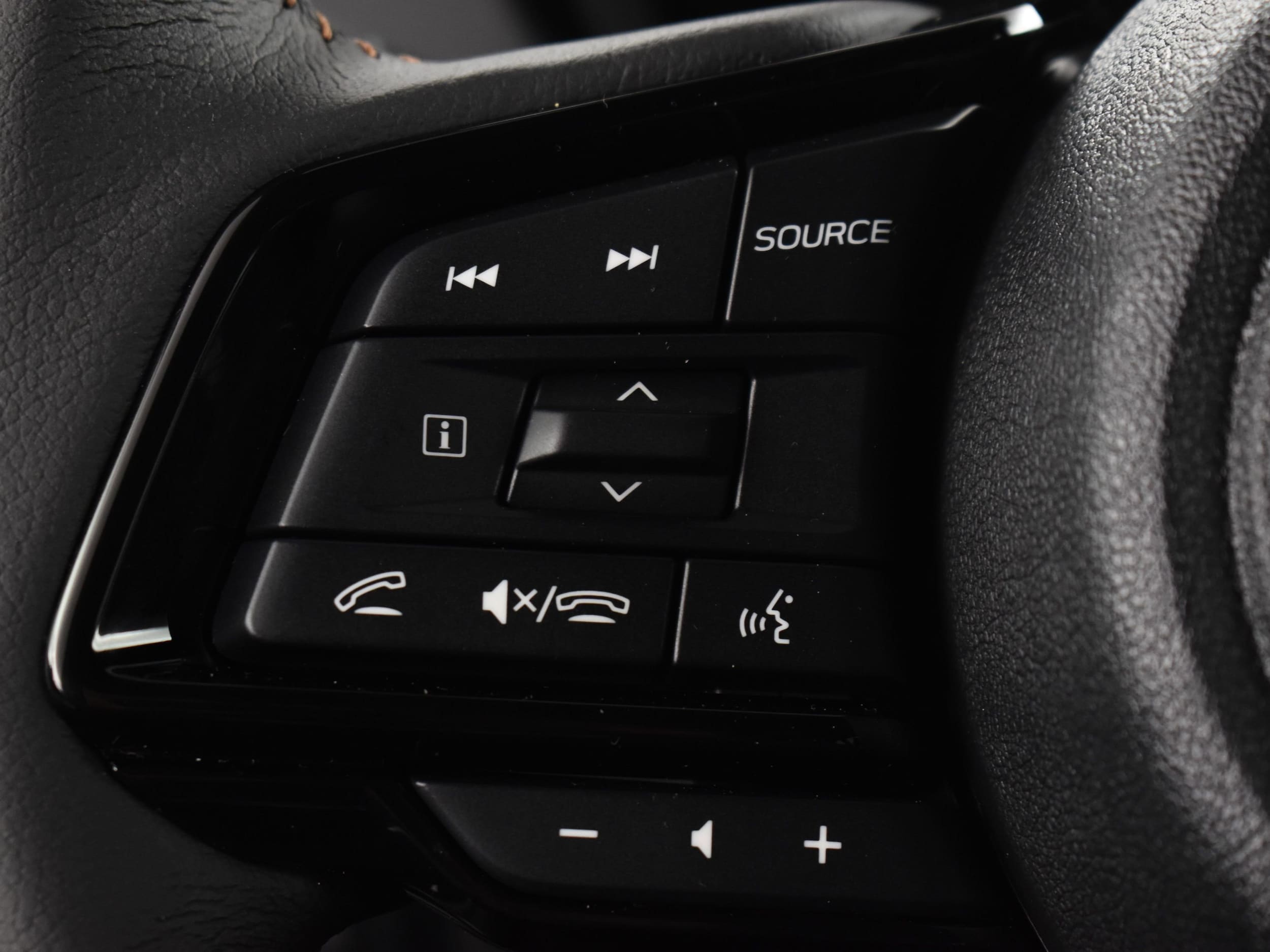 2025 Subaru Forester Touring - Photo 23