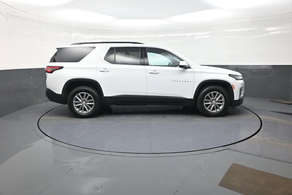 Used 2023 Chevrolet Traverse LT SUV