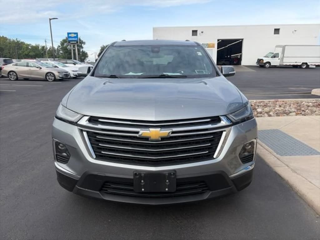 Used 2023 Chevrolet Traverse LT SUV