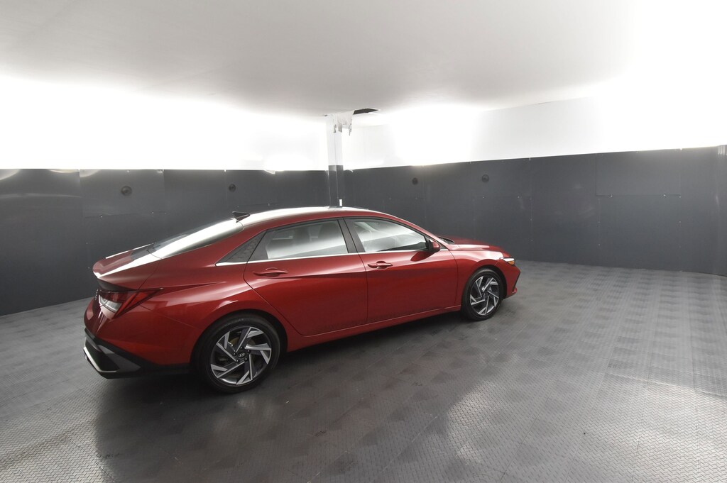 Used 2025 Hyundai Elantra SEL Convenience Sedan