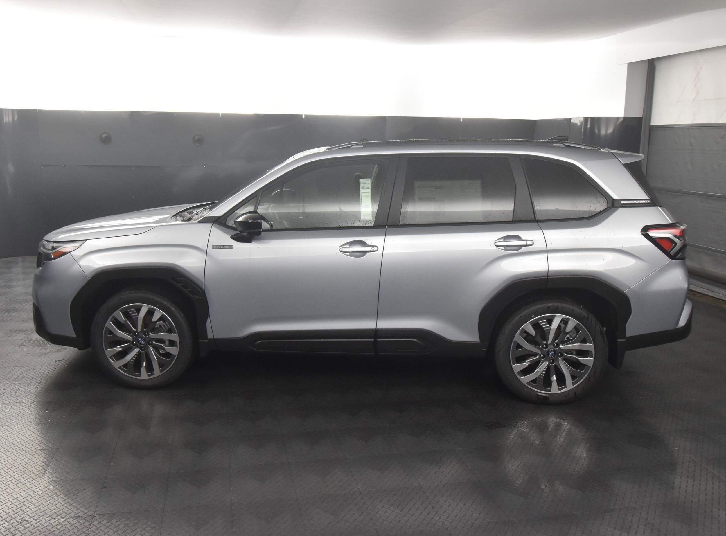 2025 Subaru Forester Touring photo 3