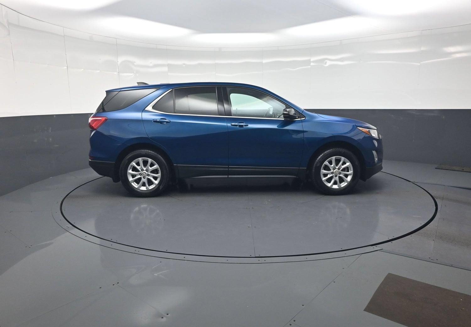 Used 2019 Chevrolet Equinox LT with VIN 2GNAXUEV8K6305081 for sale in Webster, NY