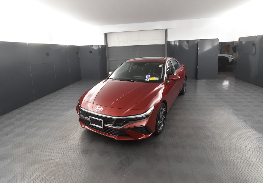 Used 2025 Hyundai Elantra SEL Convenience Sedan