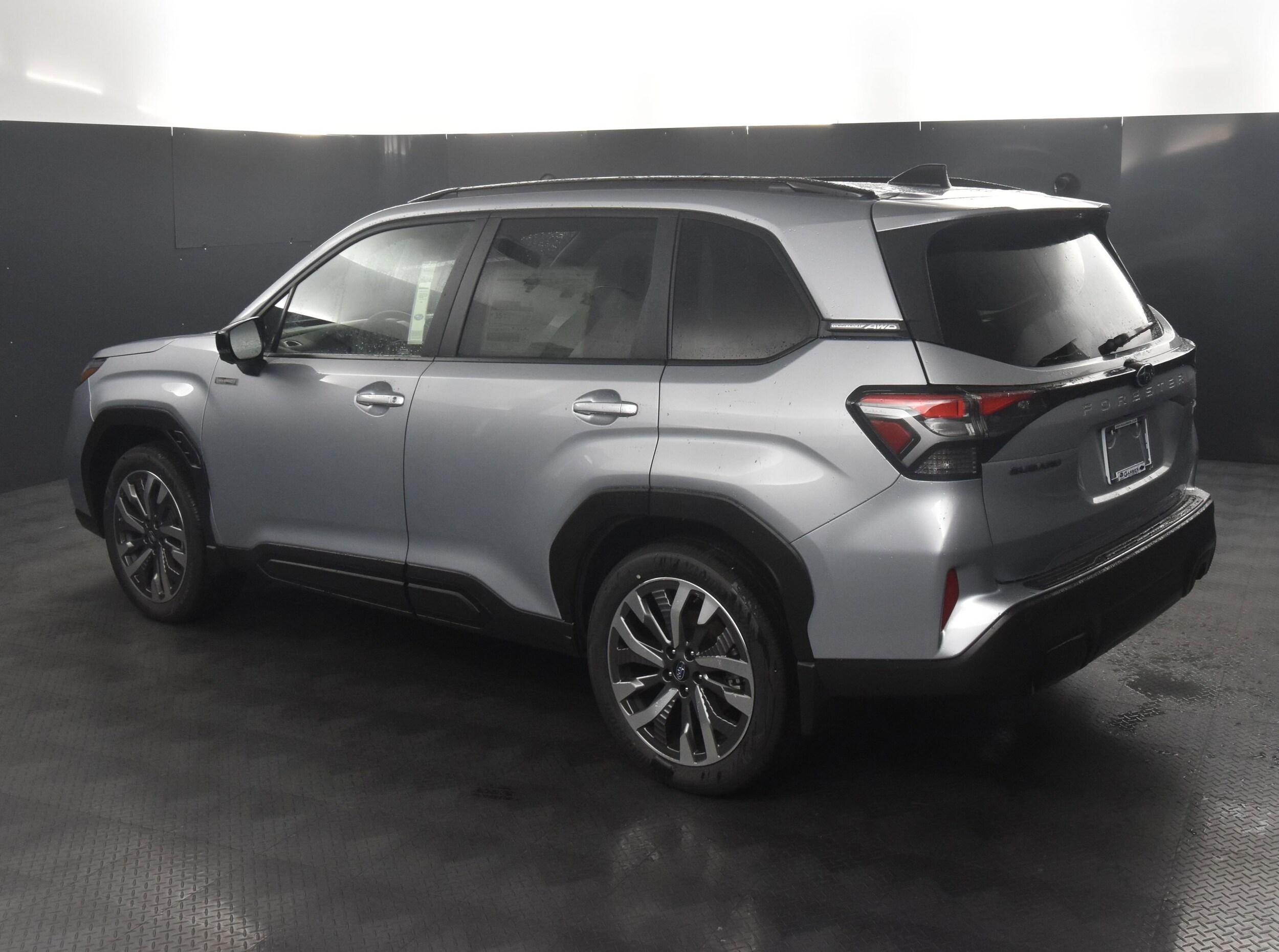 2025 Subaru Forester Touring photo 4