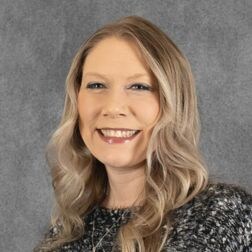 Staff member Heather Loewke from ID_ea279c