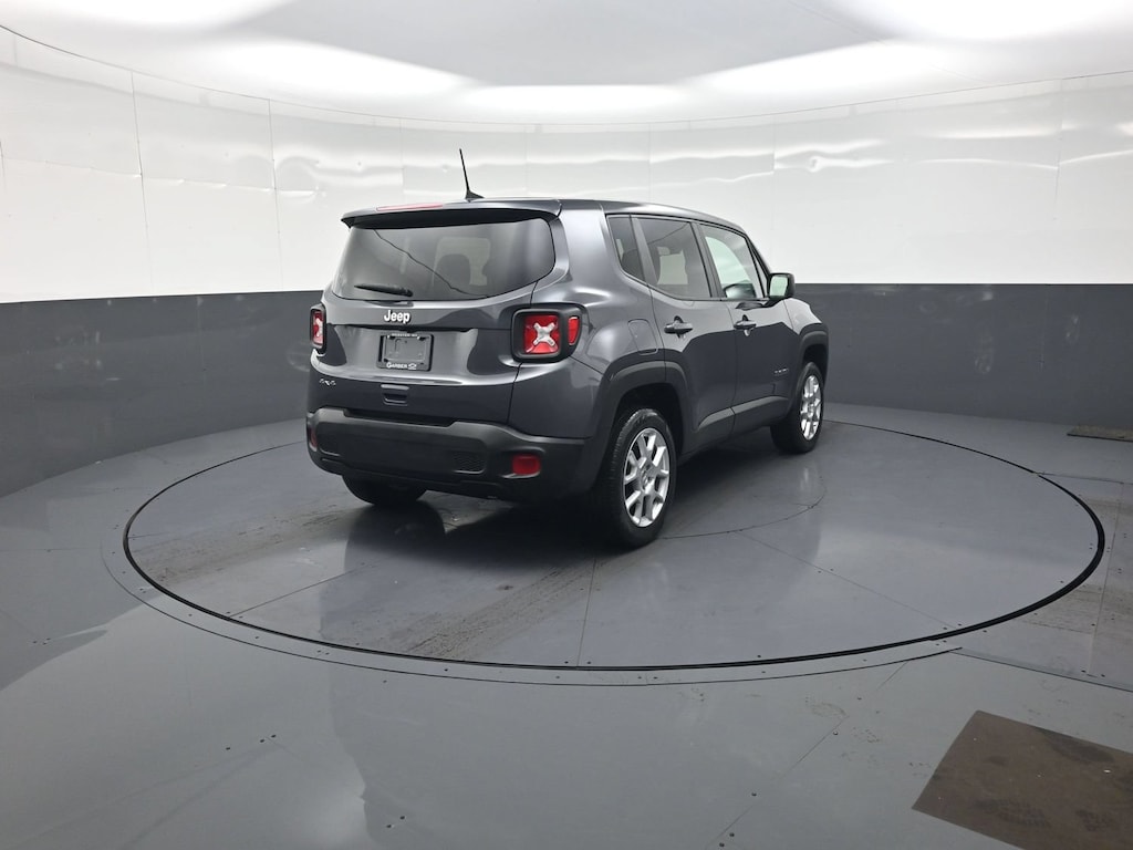 Used 2023 Jeep Renegade Latitude SUV