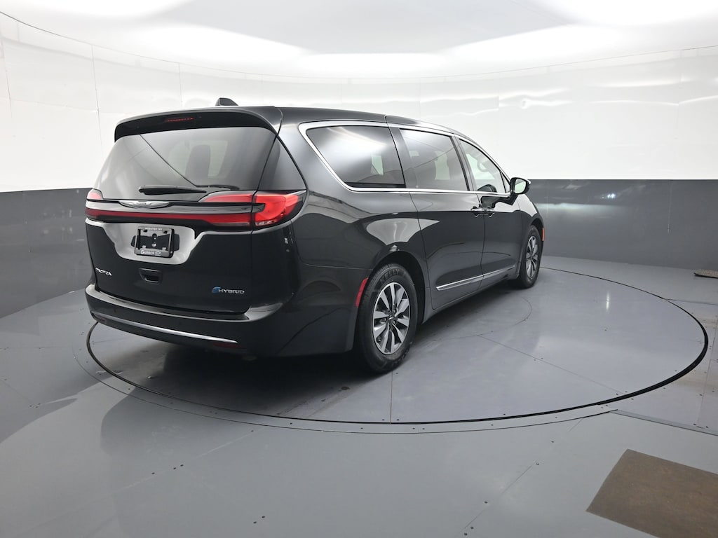 Used 2023 Chrysler Pacifica Hybrid Limited Van Passenger Van