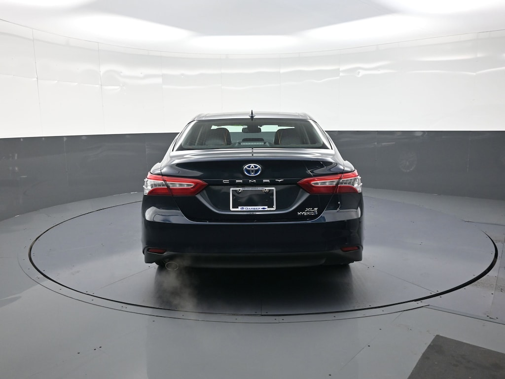 Used 2020 Toyota Camry Hybrid XLE Sedan