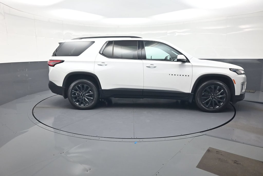 Used 2023 Chevrolet Traverse RS SUV