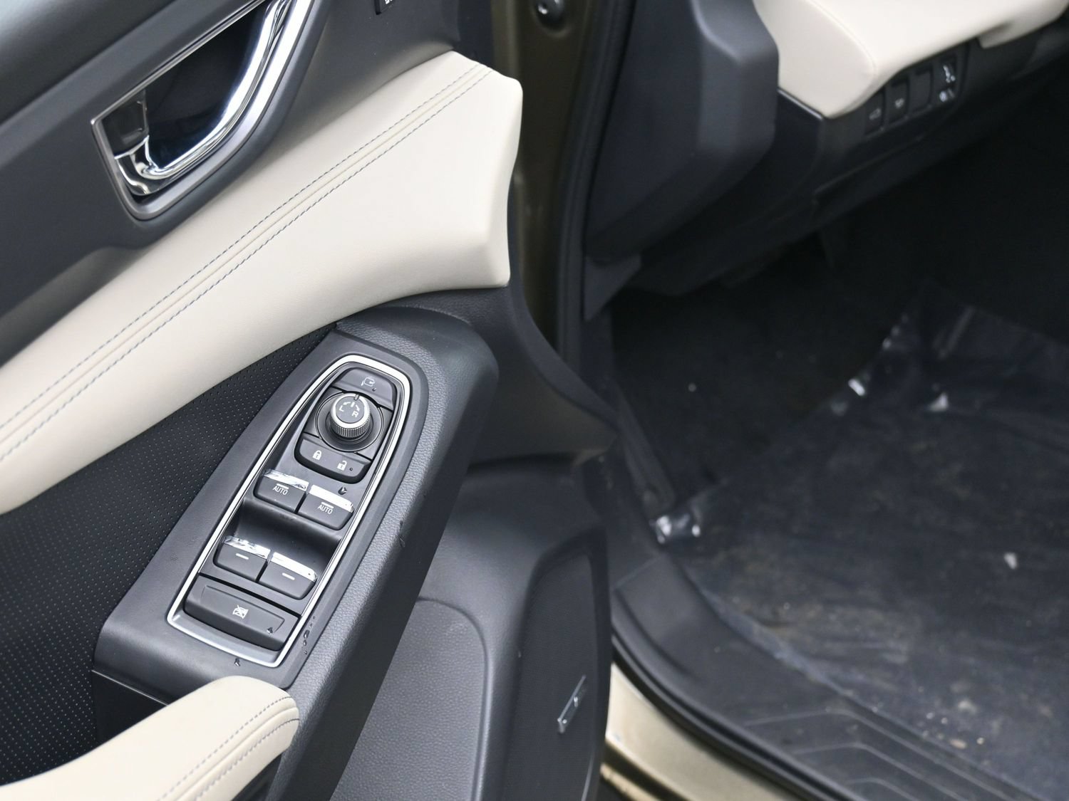 2026 Subaru Ascent Limited - Photo 18