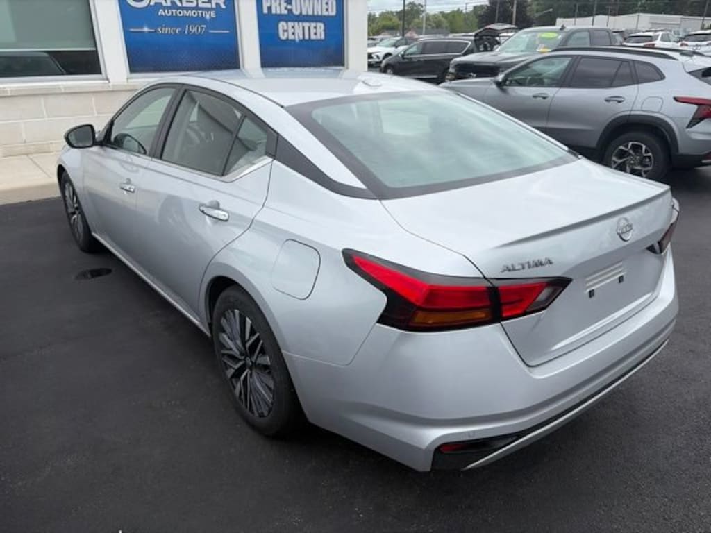 Used 2024 Nissan Altima 2.5 SV Sedan