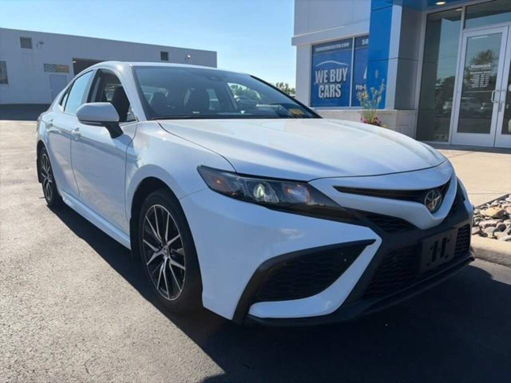 Used 2024 Toyota Camry SE Sedan
