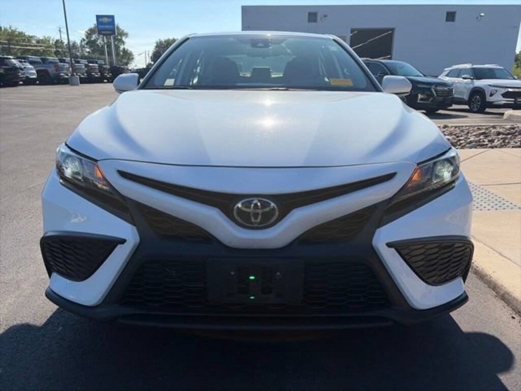 Used 2024 Toyota Camry SE Sedan
