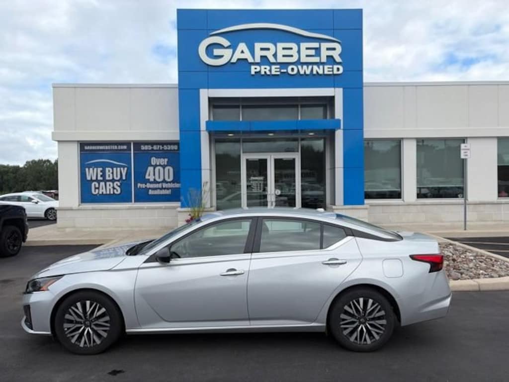 Used 2024 Nissan Altima 2.5 SV Sedan
