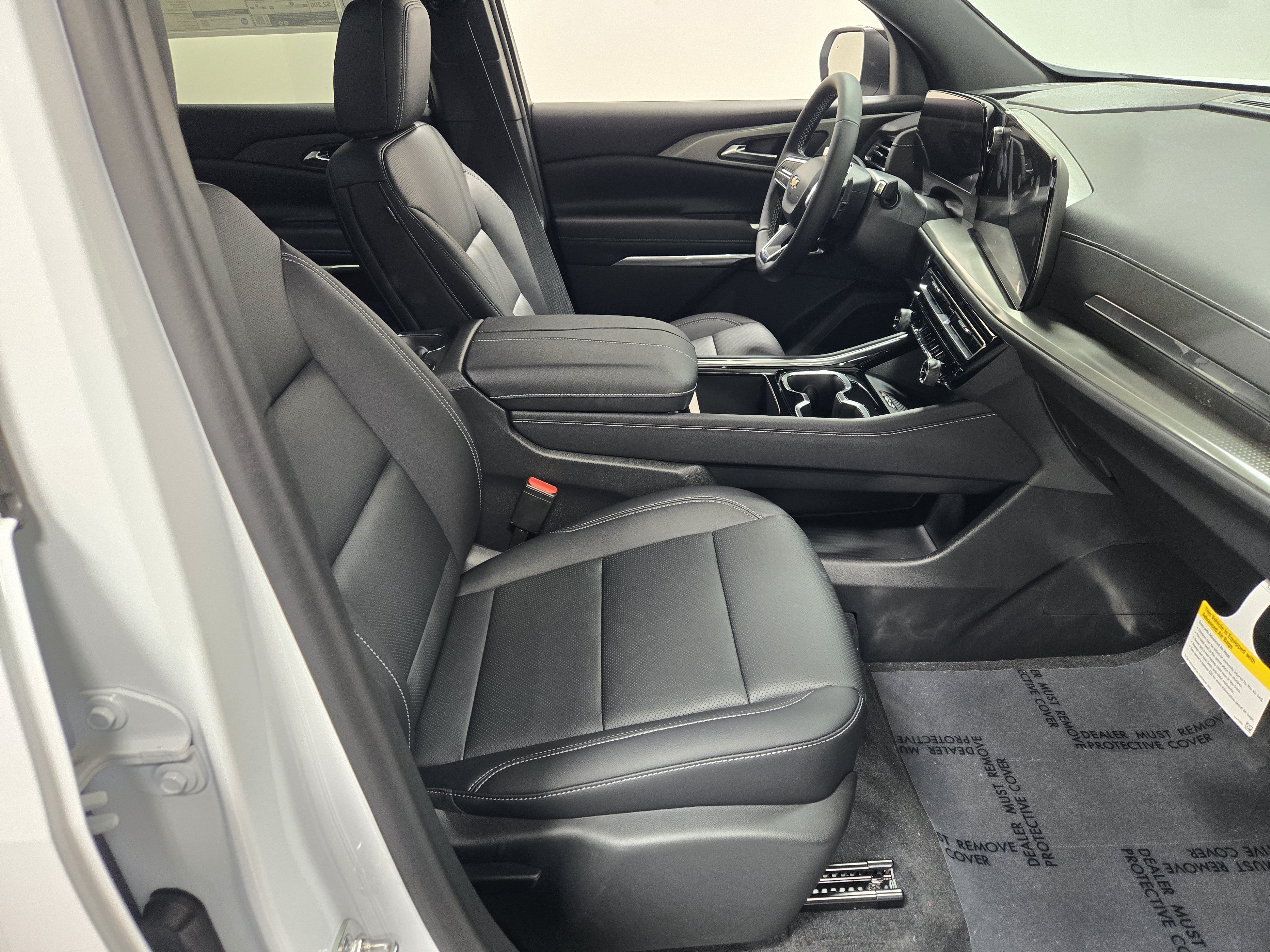 2027 Chevrolet Traverse LT - Photo 6