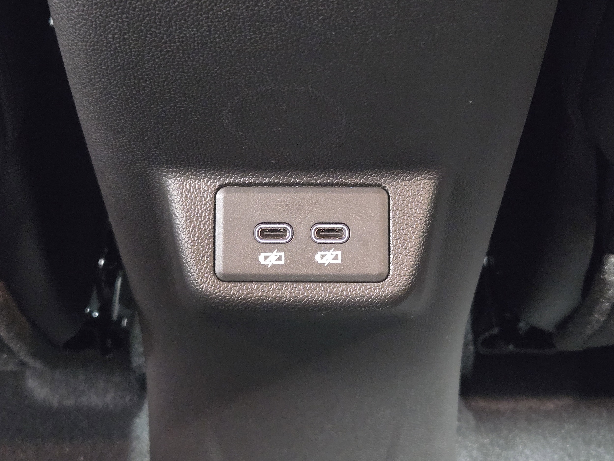 2027 Chevrolet Bolt RS - Photo 17
