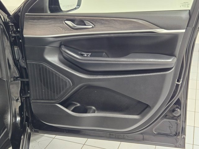2023 Jeep Grand Cherokee Limited photo 4