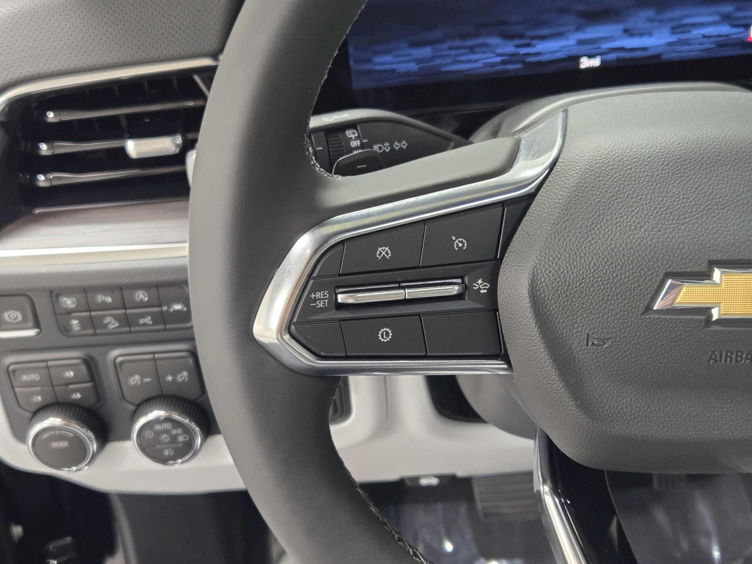 2026 Chevrolet Suburban Premier - Photo 32