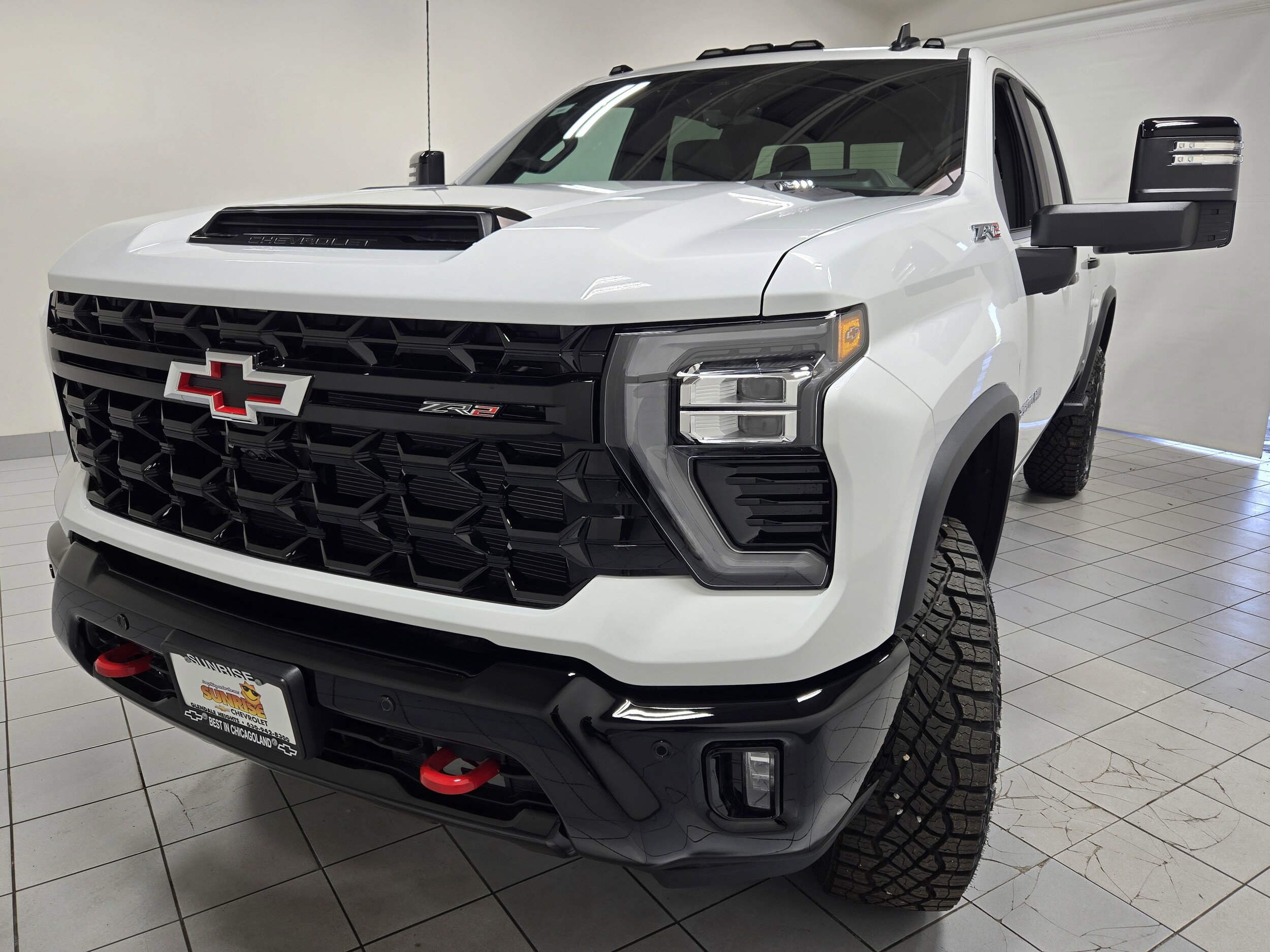 2025 Chevrolet Silverado 2500HD ZR2 photo 3