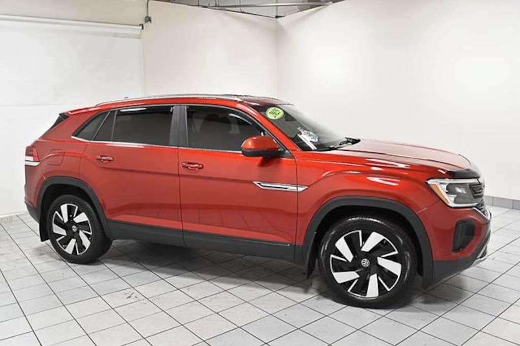 Used 2025 Volkswagen Atlas Cross Sport 2.0T SE w/Technology SUV