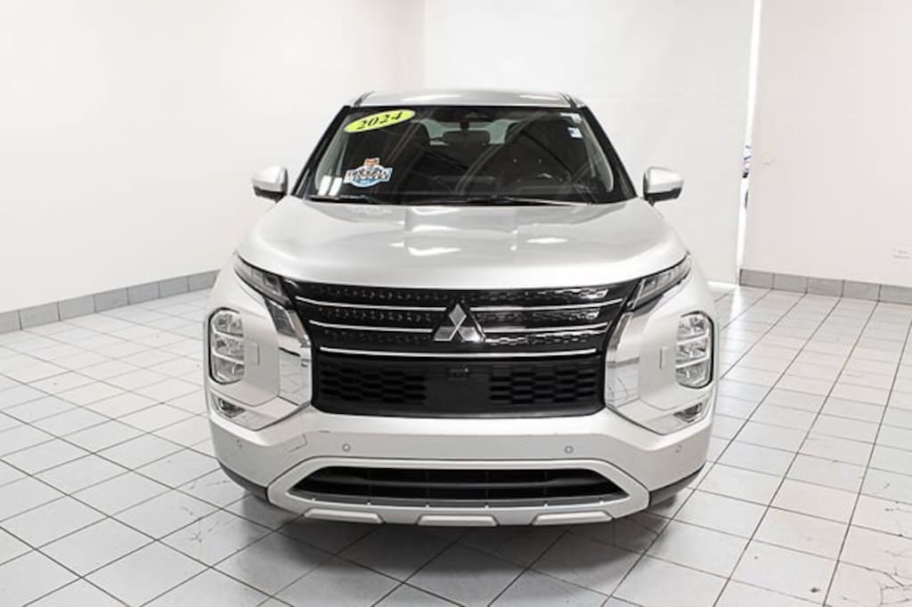 Used 2024 Mitsubishi Outlander SE SUV