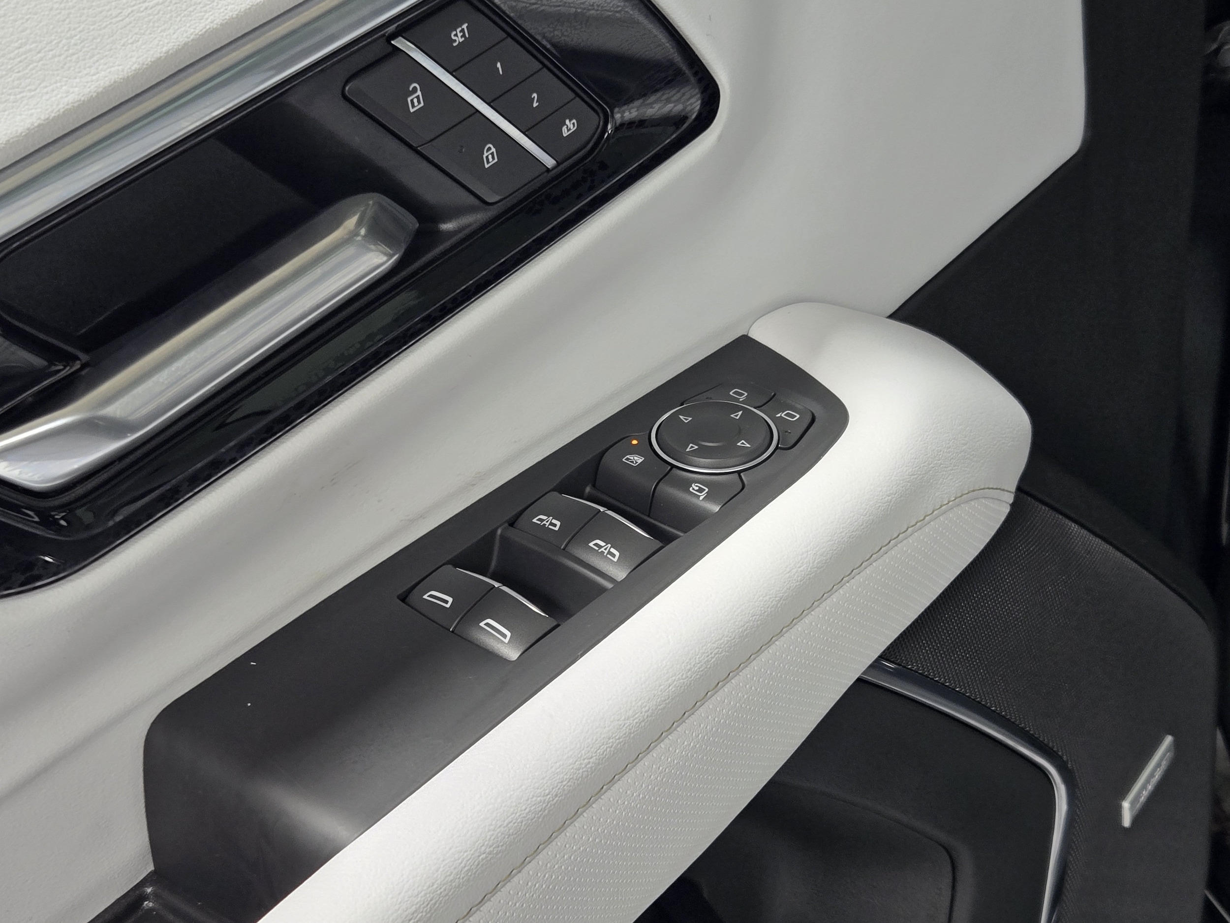 2026 Chevrolet Suburban Premier - Photo 23