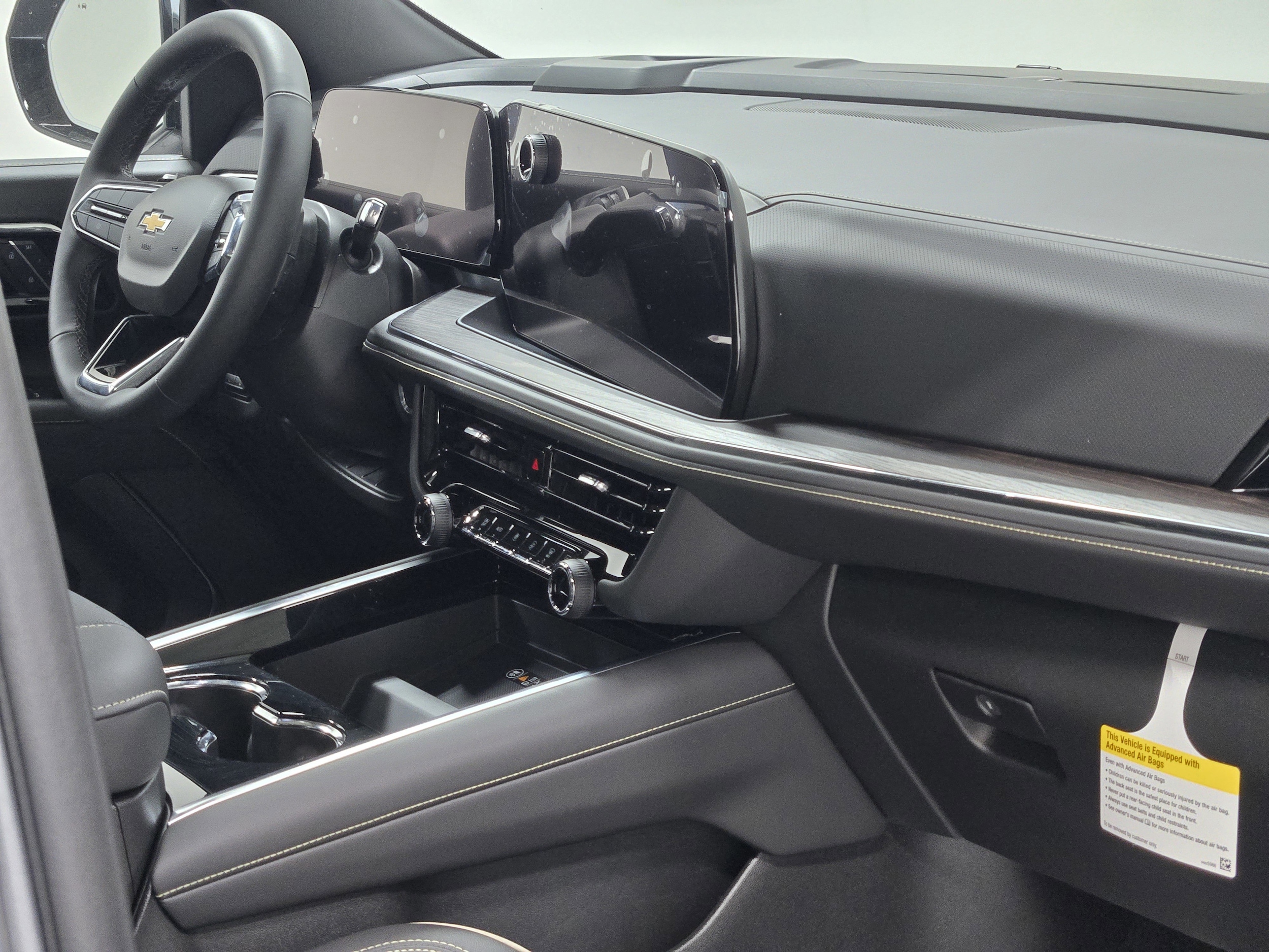 2026 Chevrolet Suburban Premier - Photo 8