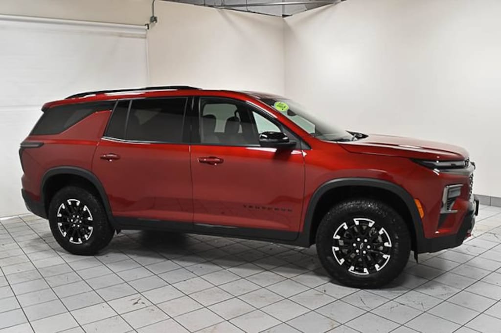 Used 2025 Chevrolet Traverse Z71 SUV