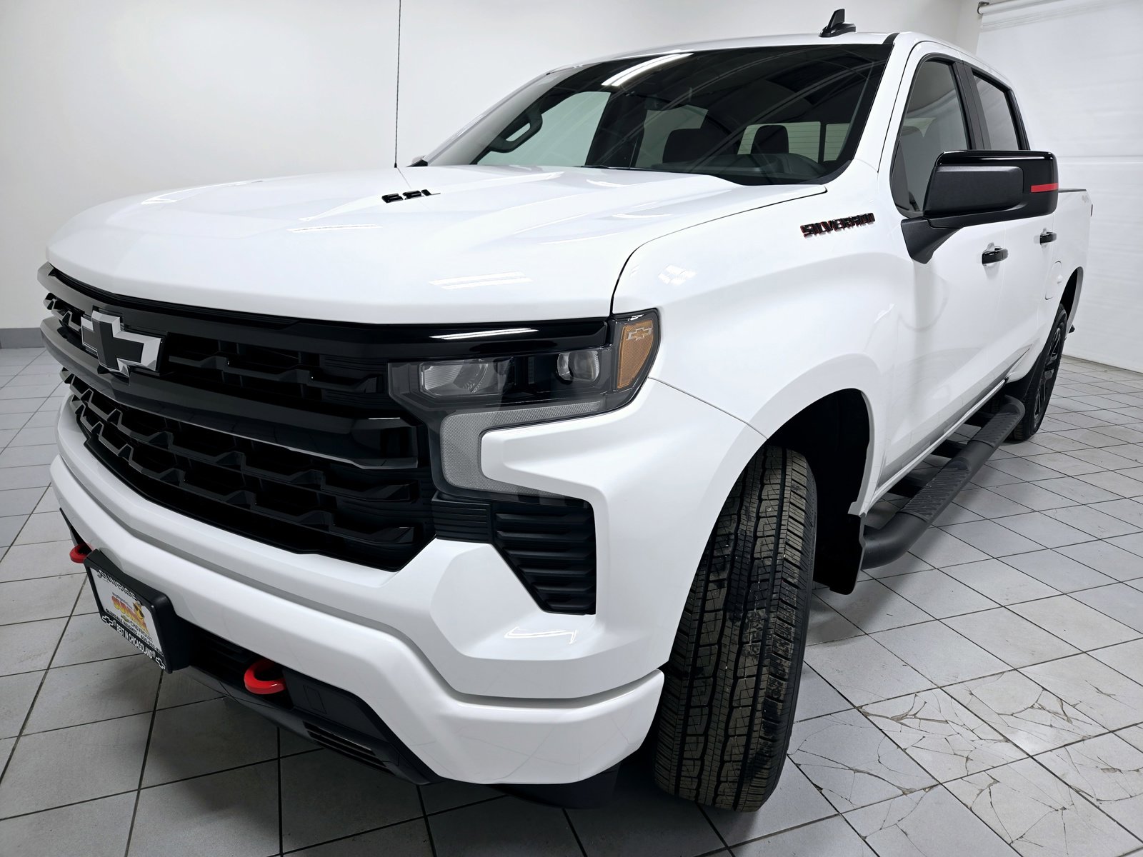 2025 Chevrolet Silverado 1500 RST photo 3