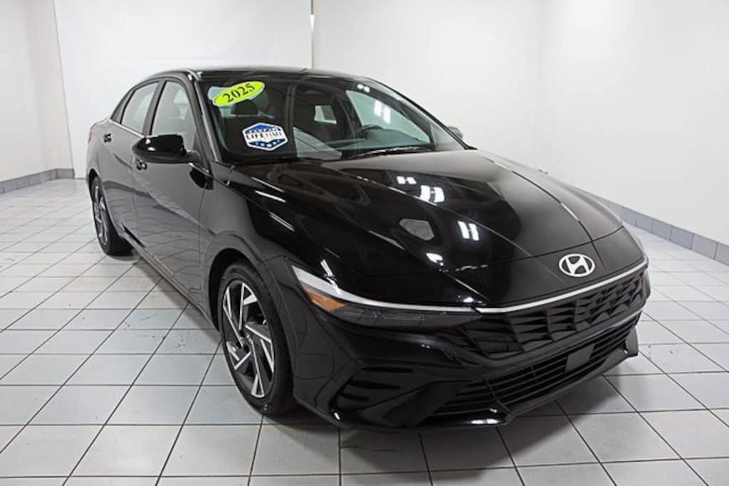 Used 2025 Hyundai Elantra SEL Convenience Sedan