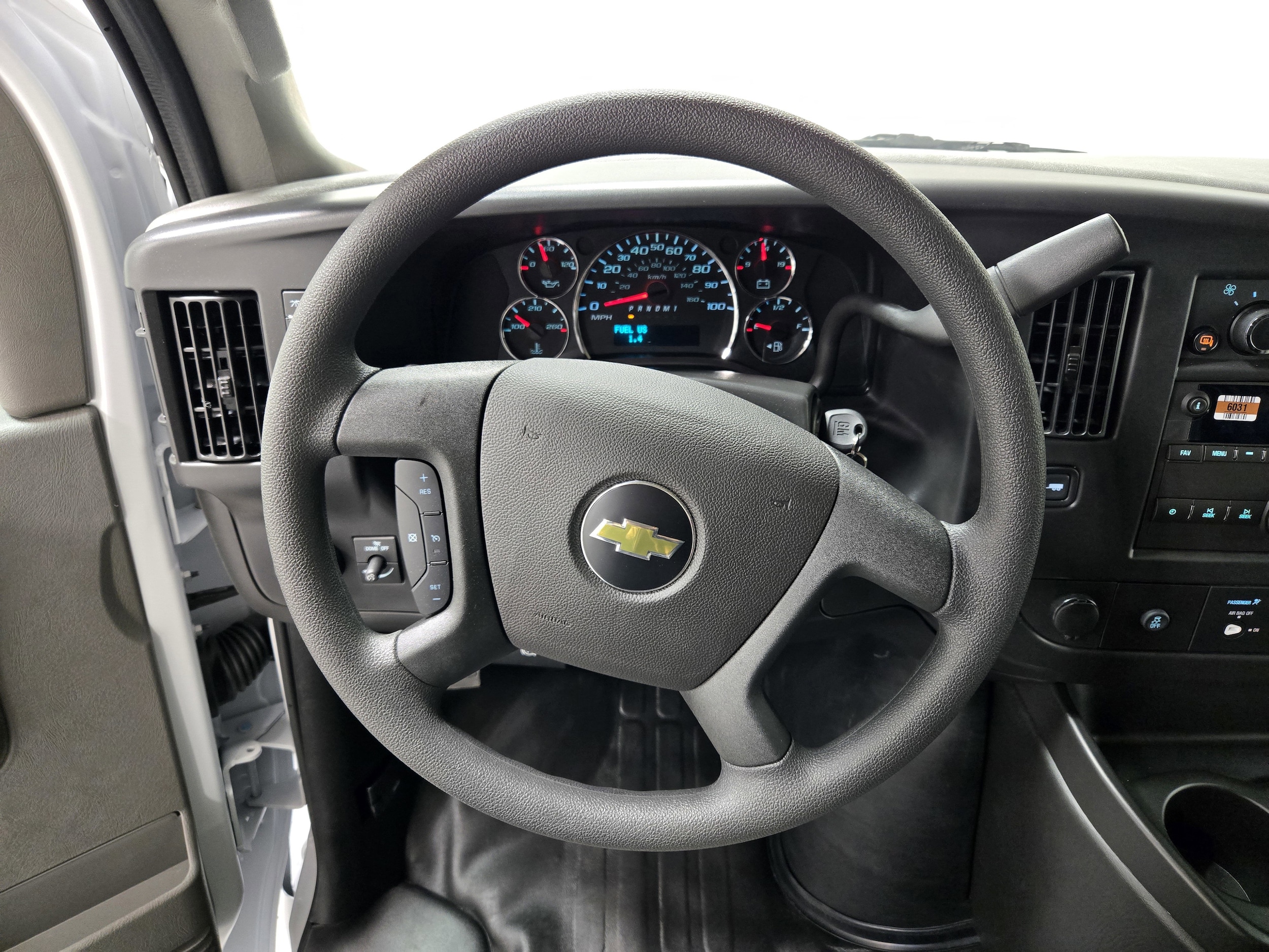 2025 Chevrolet Express Cargo Work Van - Photo 19