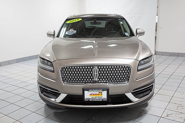 2019 Lincoln Nautilus Select photo 2